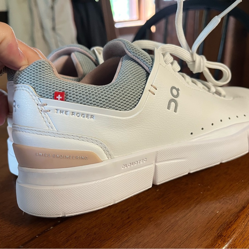 On The Roger sneakers